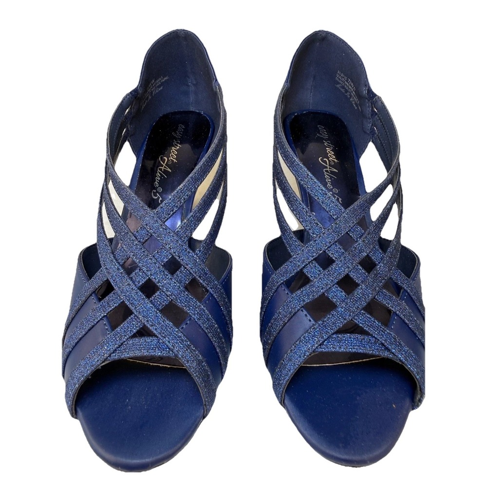 Easy Street Strappy Heels Woman's 7WW Navy 2.5in Heel Wide Dress Shoes NWOB